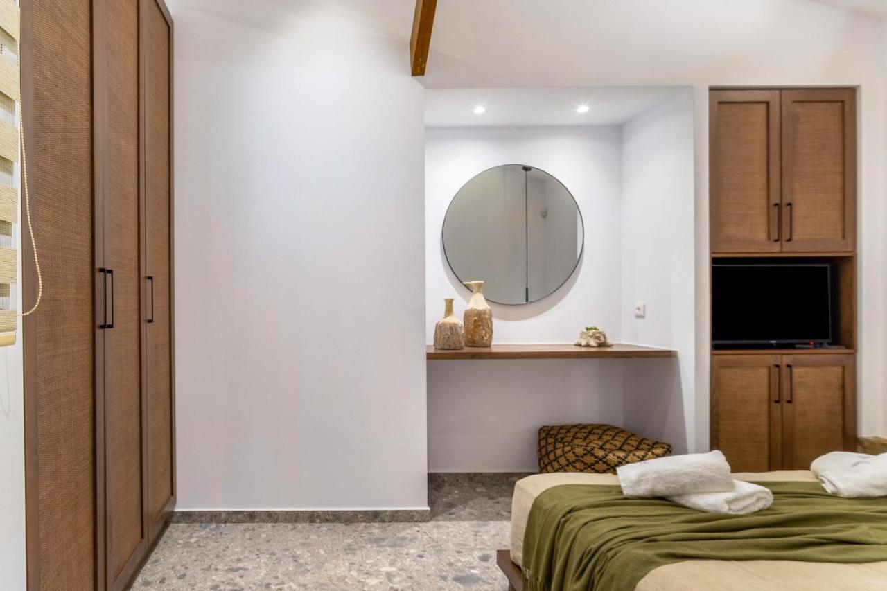 Wave, An Idyllic Seafront Suite By Nirousuites Kokkini Hani Экстерьер фото